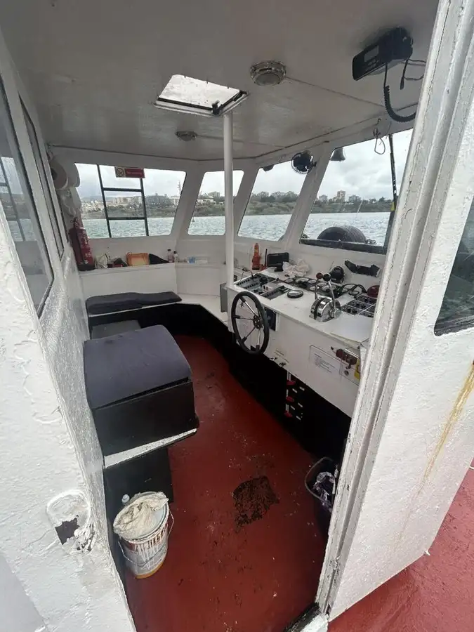 Kapal kerja untuk dijual