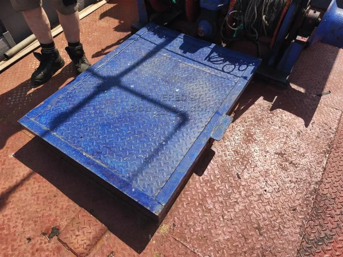 Kapal memancing untuk dijual