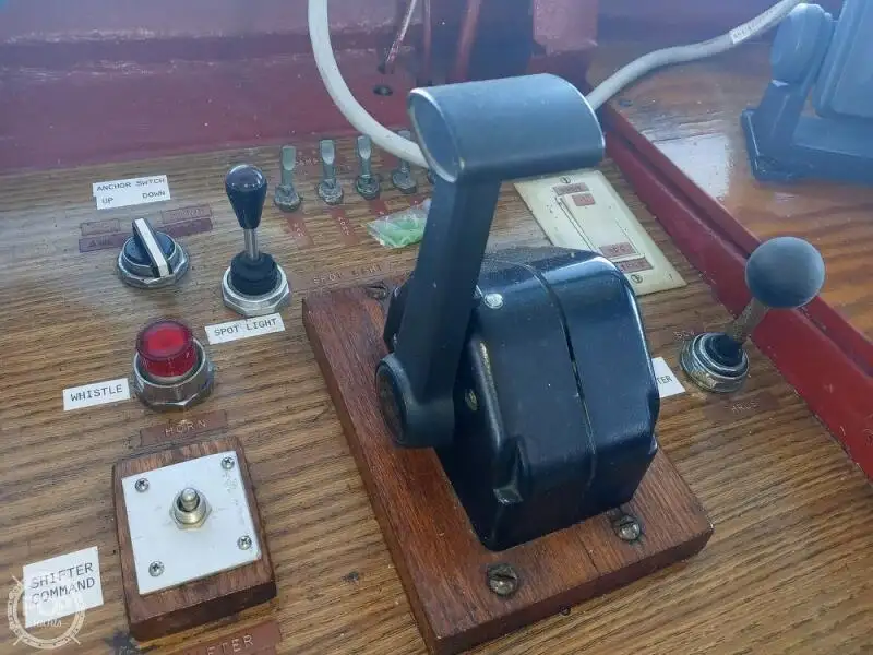 Kapal pelayaran untuk dijual