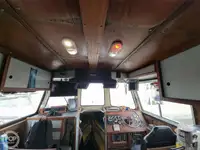 Kapal penyelamat untuk dijual