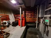 Kapal penyelamat untuk dijual