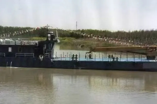 Crane vessel for sale