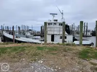 Kapal bekalan untuk dijual