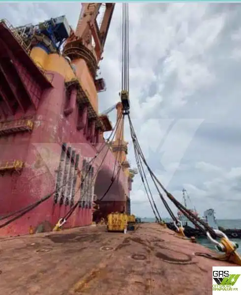 Kapal penginapan untuk dijual