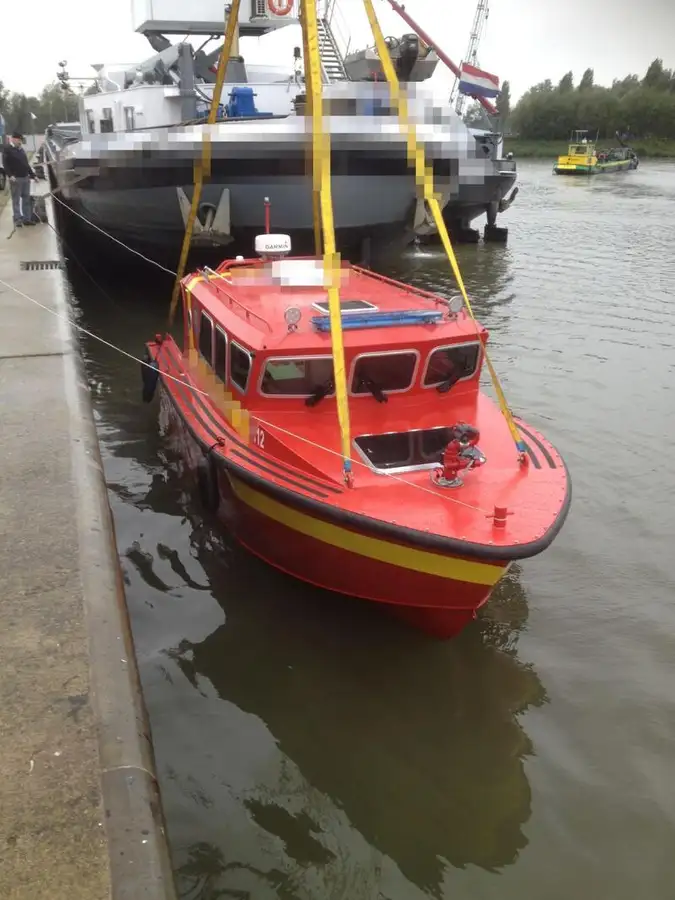 Kapal kerja untuk dijual