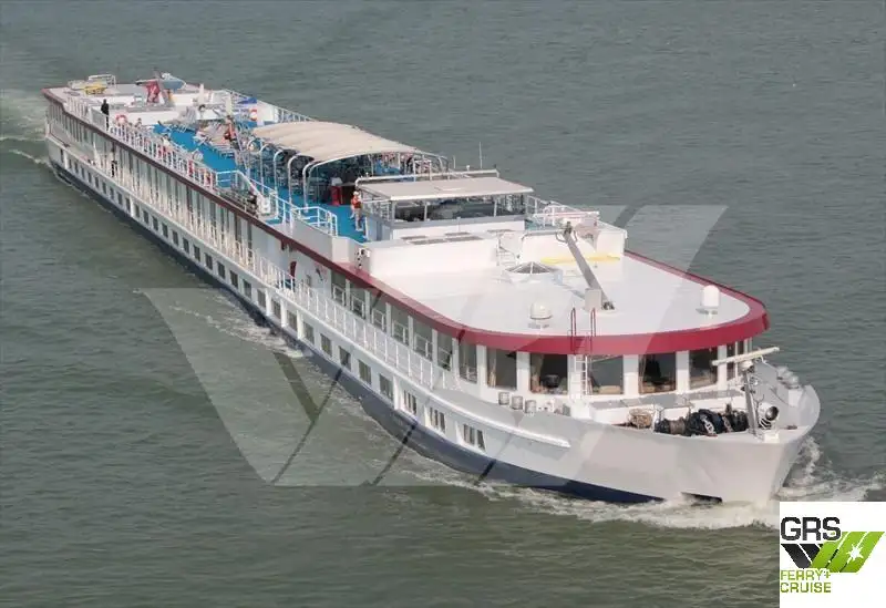 Kapal pelayaran untuk dijual