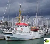 Kapal tinjauan untuk dijual