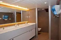 Kapal restoran untuk dijual