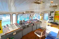 Kapal feri untuk dijual