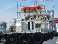Kapal anak kapal untuk dijual