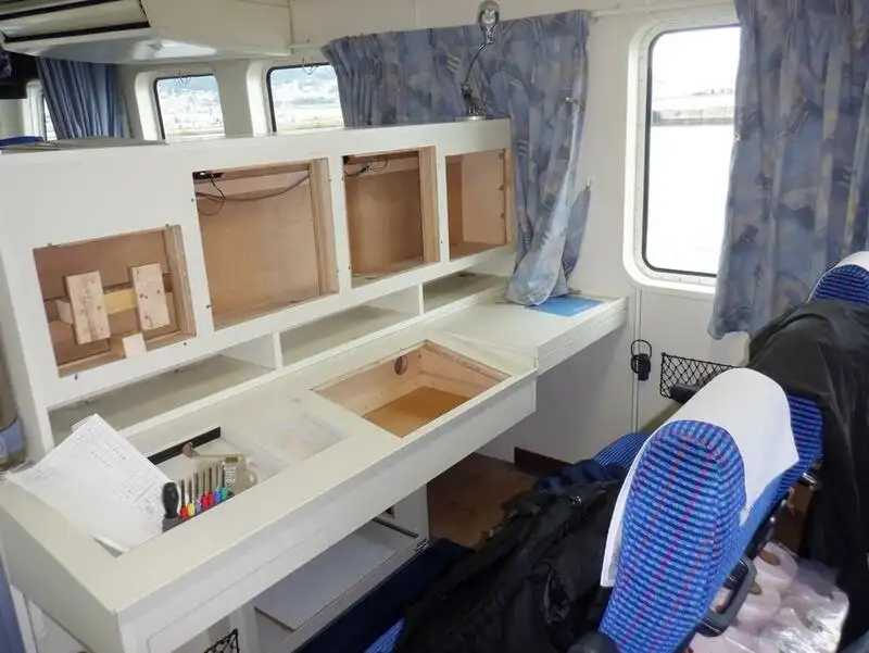 Kapal rondaan untuk dijual