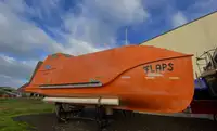 Kapal penyelamat untuk dijual