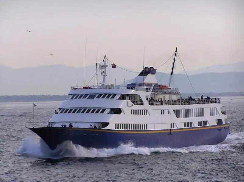 Kapal pelayaran untuk dijual