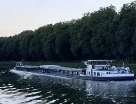Kapal pengangkut pukal untuk dijual