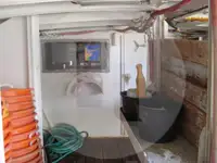 Kapal pengangkut ikan hidup untuk dijual