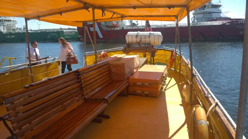 Kapal pelayaran untuk dijual