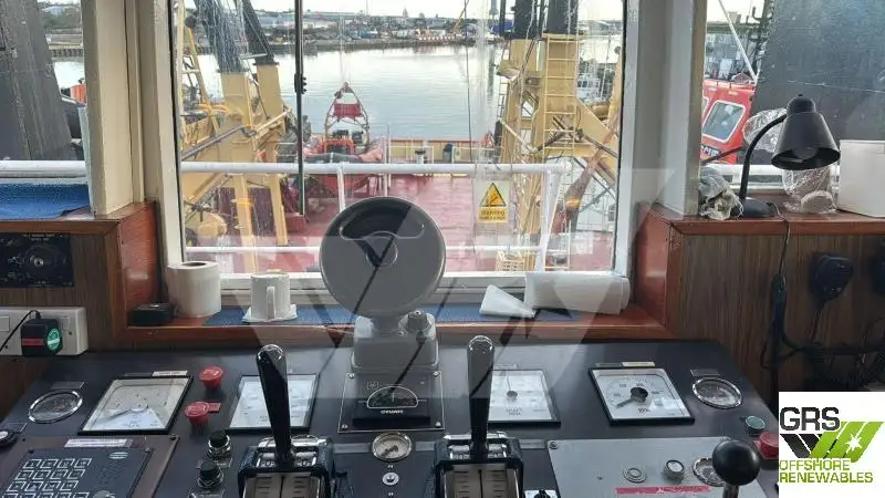 Kapal bekalan untuk dijual