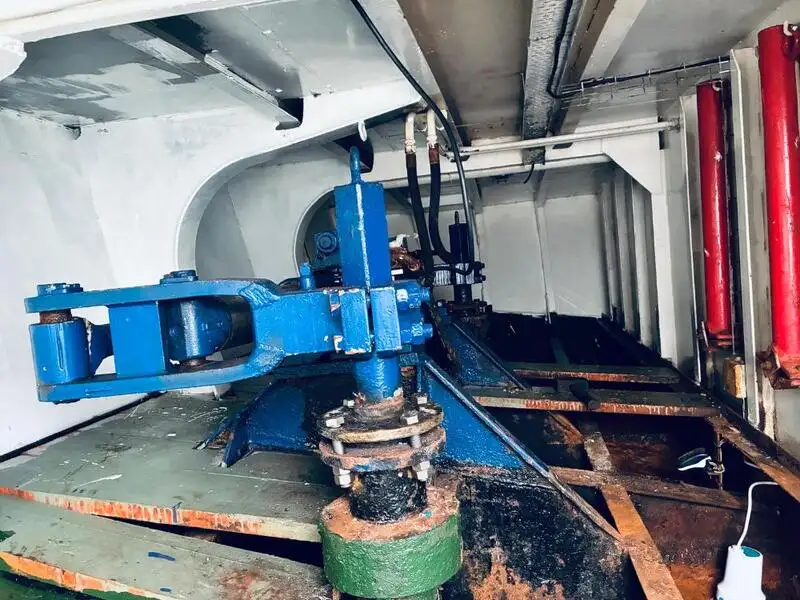 Kapal kerja untuk dijual