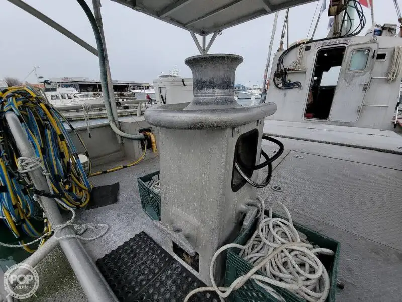 Kapal penyelamat untuk dijual