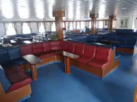 Kapal feri untuk jualan