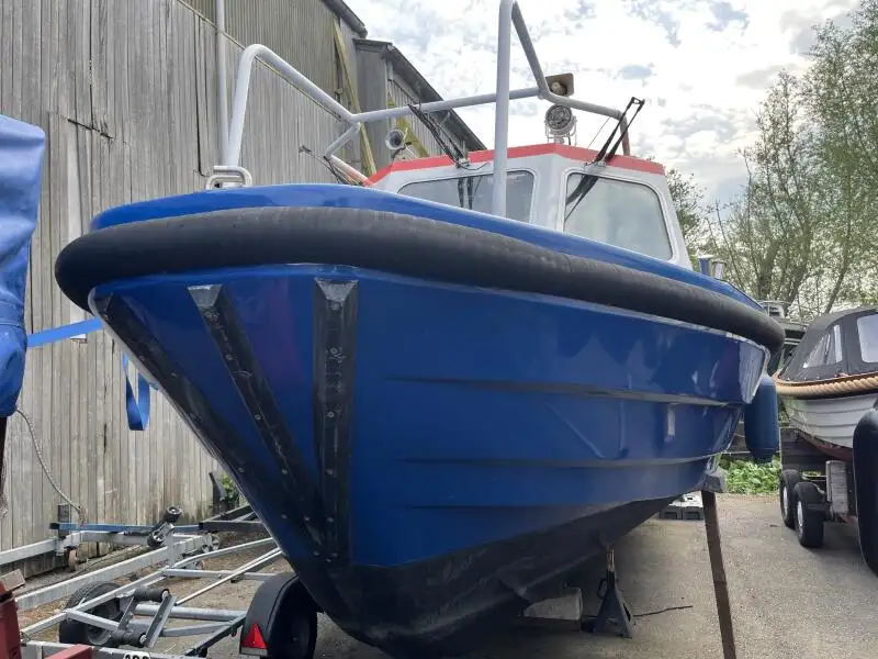 Kapal rondaan untuk dijual