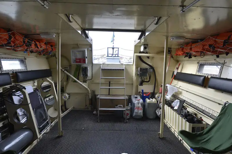 Kapal tentera laut / kapal tentera untuk dijual