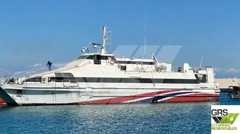 Kapal pelayaran untuk dijual