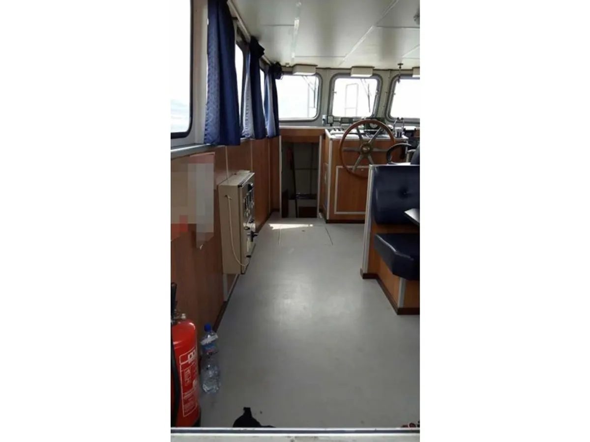 Kapal kerja untuk dijual