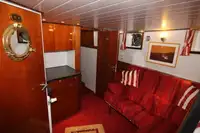 Kapal pelayaran untuk dijual