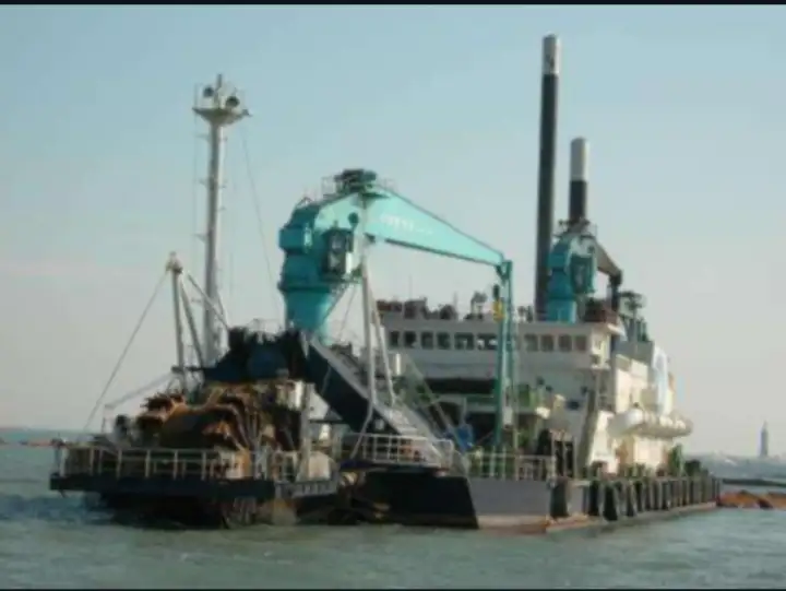 Kapal pengorek untuk dijual