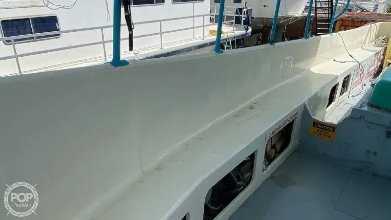 Kapal pelayaran untuk dijual