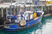 Kapal LNG untuk dijual