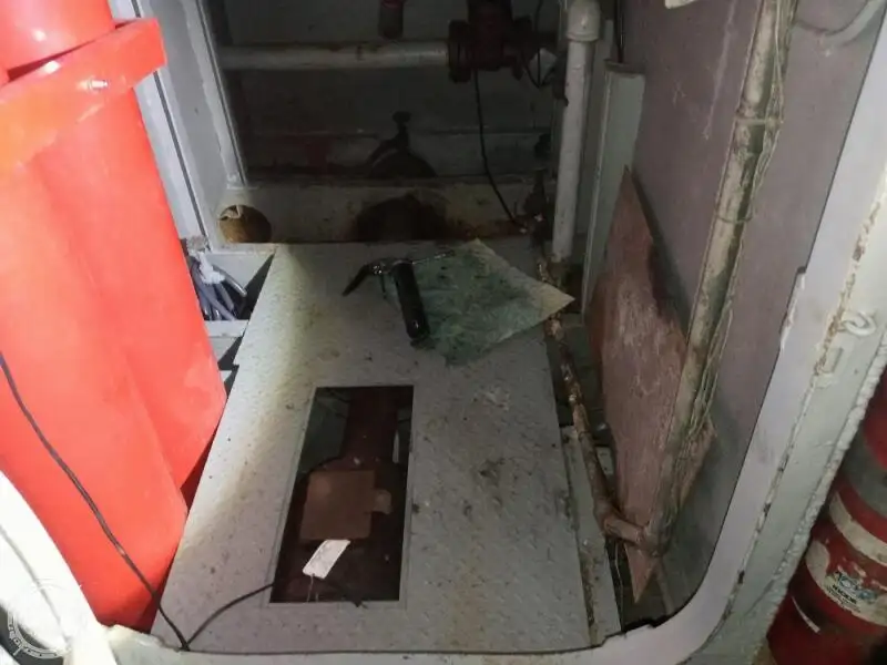 Kapal pelayaran untuk dijual