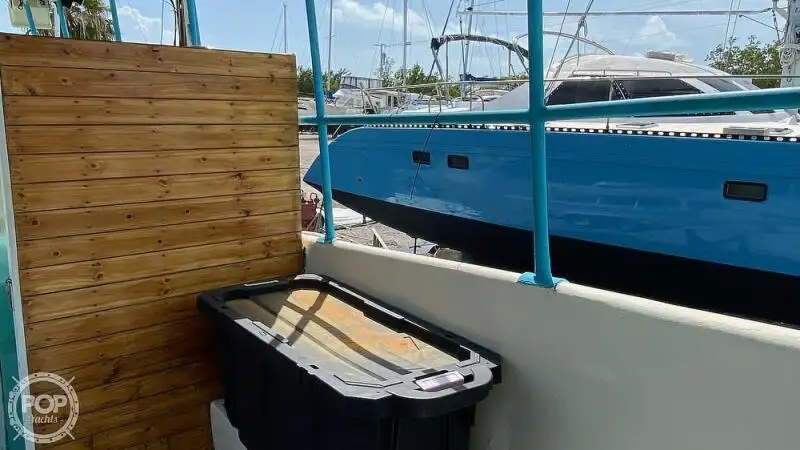 Kapal pelayaran untuk dijual
