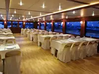 Kapal pelayaran untuk dijual
