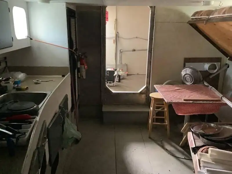 Kapal kerja untuk dijual