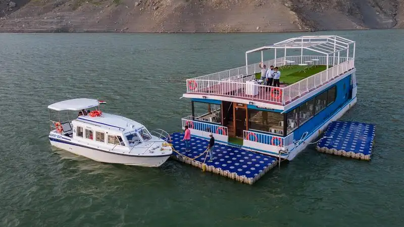 Kapal pelayaran untuk dijual