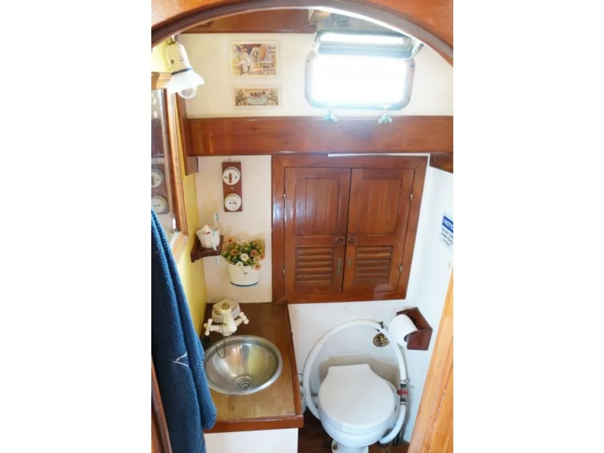 Yacht untuk dijual
