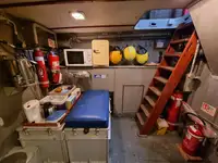 Kapal penyelamat untuk dijual