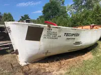Kapal penyelamat untuk dijual