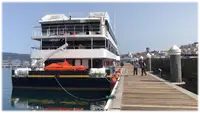 Kapal pelayaran untuk dijual