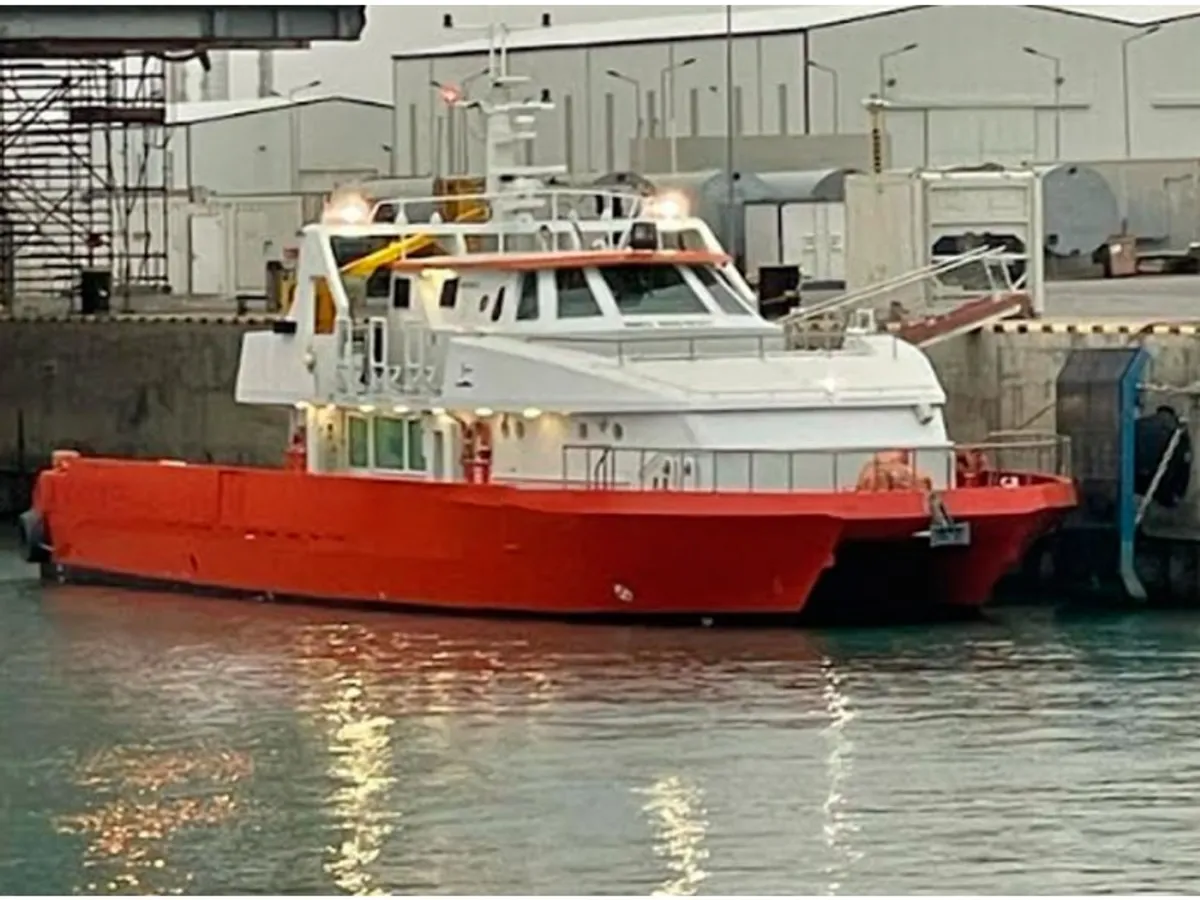 Kapal anak kapal untuk dijual