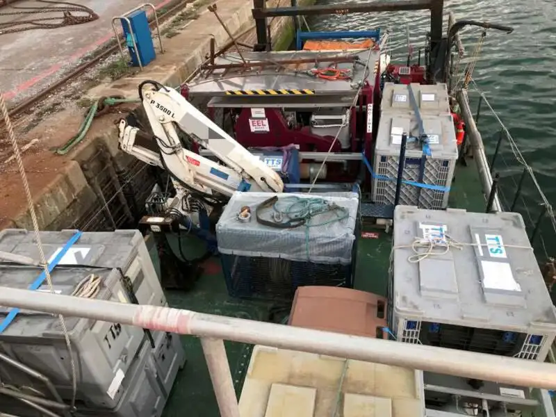 Kapal kerja untuk dijual