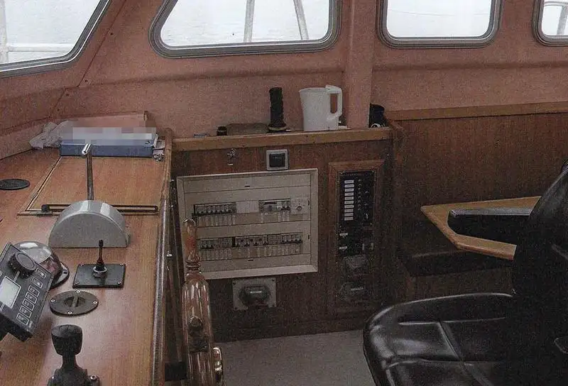 Kapal kerja untuk dijual