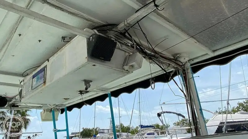 Kapal pelayaran untuk dijual