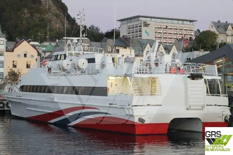 Kapal pelayaran untuk dijual