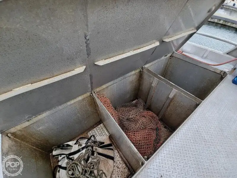 Kapal penyelamat untuk dijual