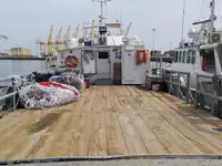 Kapal bekalan untuk dijual