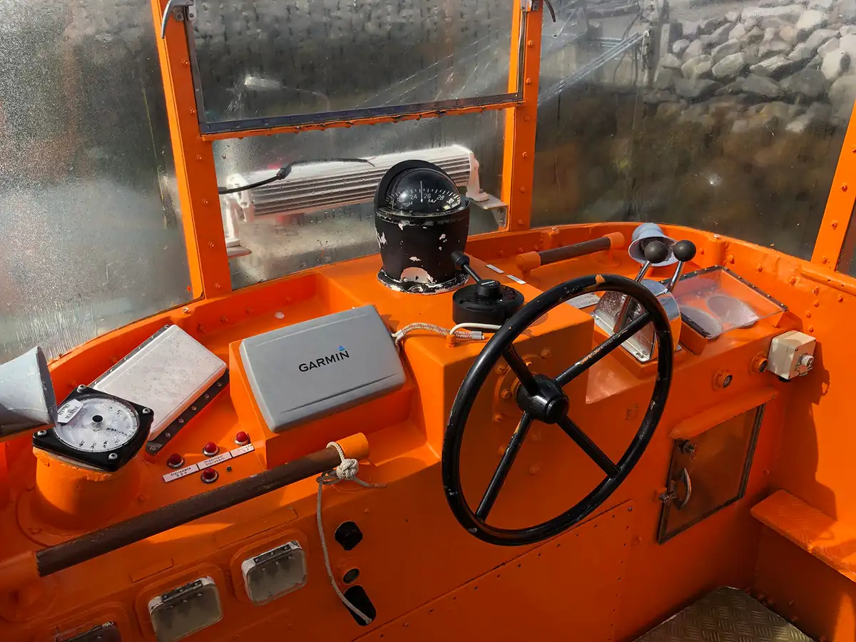 Kapal penyelamat untuk dijual