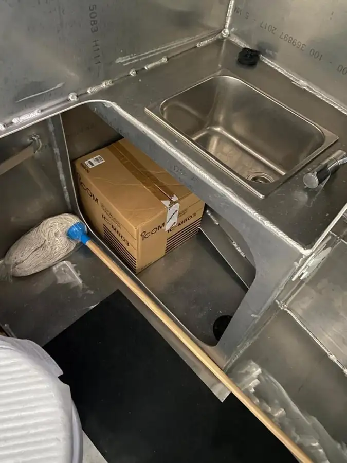 Kapal penyelamat untuk dijual